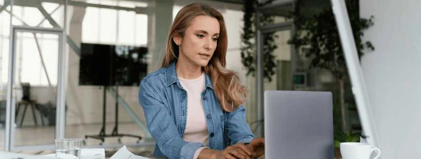 De ce să gestionezi reținerile din salariu cu o soluție software