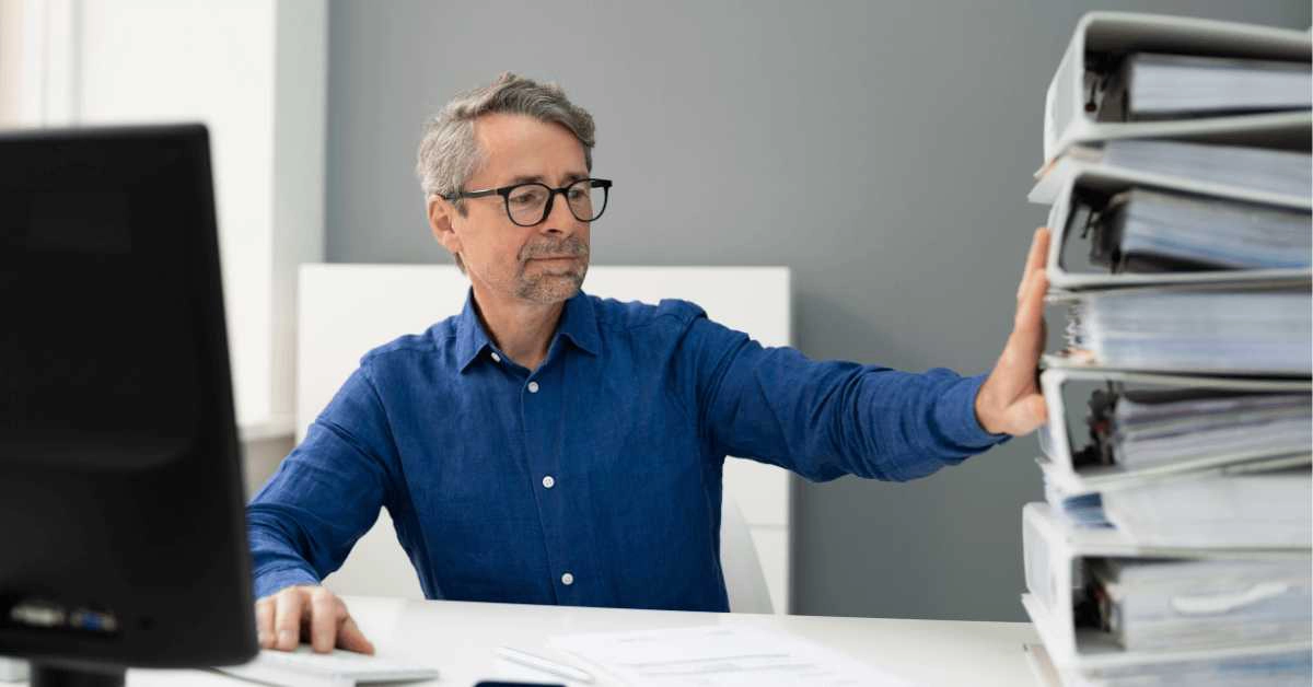 Avantajele folosirii unui soft dedicat pentru managementul documentelor angajaților