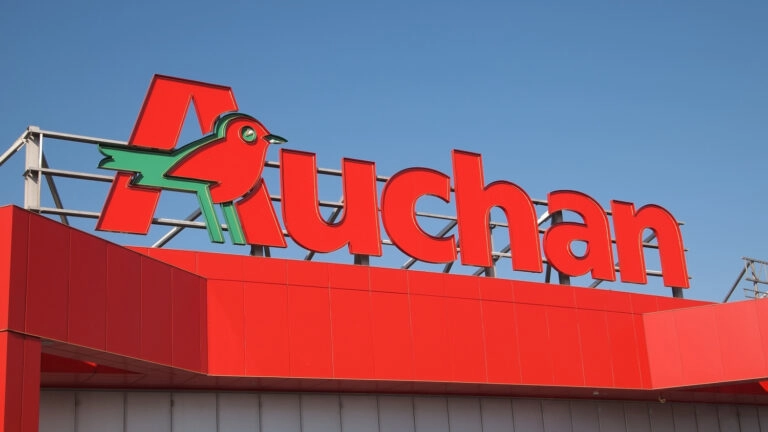 BCR și Auchan – prima soluție digitală din România pentru salariul în avans